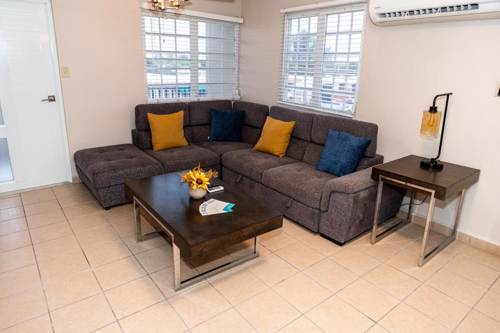 Appartamento Luxury Retreat With Private Jacuzzi And Mountain Views Free Parking Ponce Esterno foto